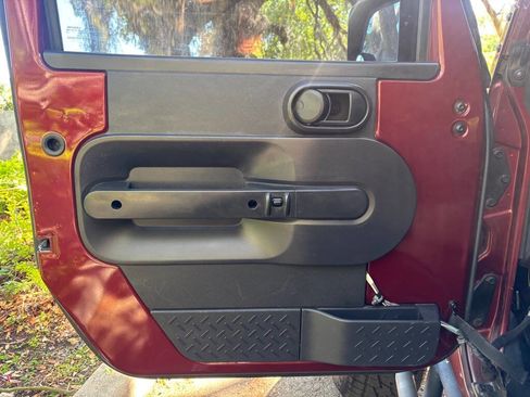 Used 2007 Jeep Wrangler Unlimited Sahara image 9