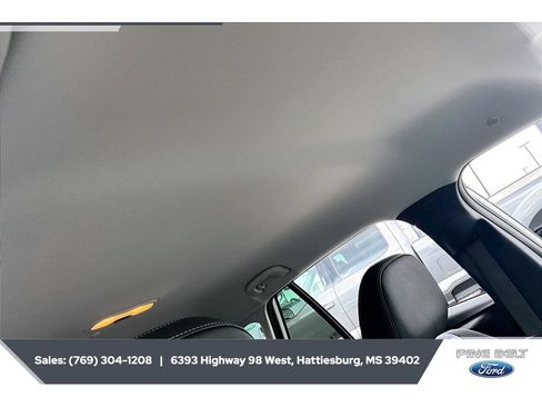 Used 2025 Chevrolet Trax LT w/ LT Convenience Package FWD image 16
