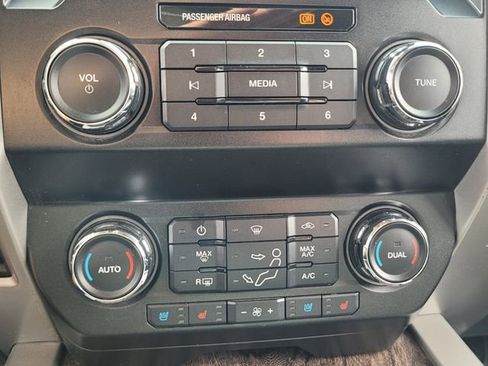 Used 2019 Ford F350 Lariat w/ Tow Technology Bundle image 27