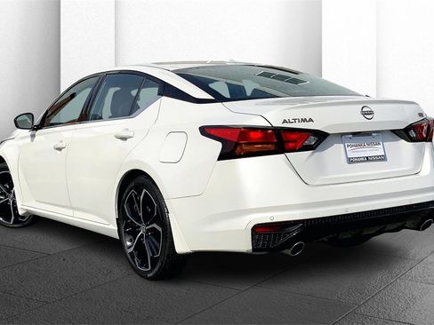 Certified 2024 Nissan Altima 2.5 SR w/ SR Premium Package image 10