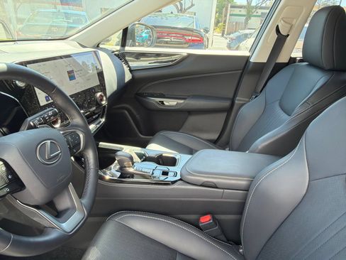 Used 2025 Lexus NX 350h AWD w/ Premium Package image 7