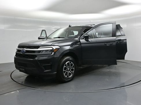 Certified 2024 Ford Expedition Max XLT image 32