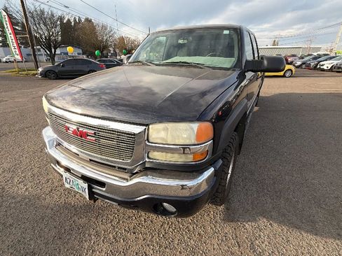 Used 2005 GMC Sierra 2500 SLE w/ Heavy-Duty Power Package AWD/4WD image 7