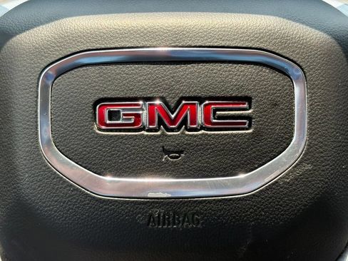 Used 2022 GMC Yukon SLT w/ SLT Premium Package AWD/4WD image 38