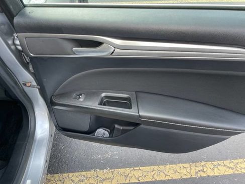 Used 2020 Ford Fusion SE FWD image 54