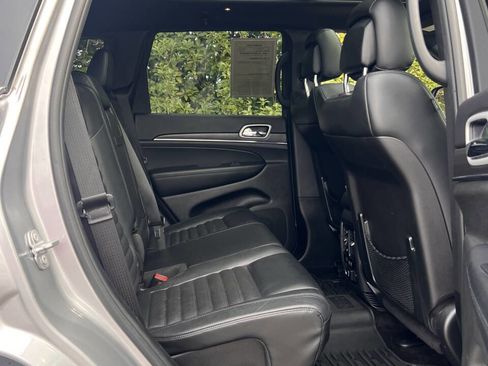 Used 2018 Jeep Grand Cherokee Limited image 18