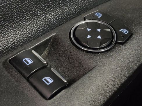 Used 2017 Ford Mustang Coupe image 27