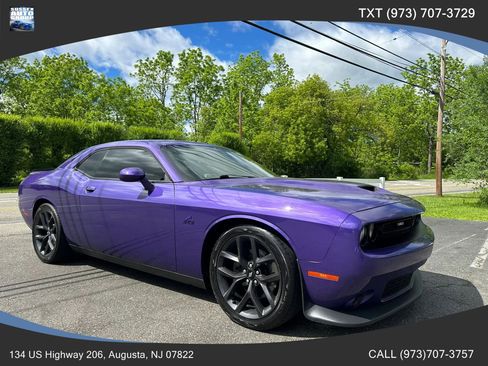 Used 2019 Dodge Challenger R/T w/ Blacktop Package RWD image 1
