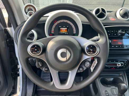 Used 2019 smart fortwo electric drive image 15