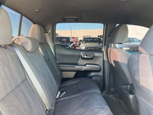 Used 2019 Toyota Tacoma TRD Off-Road image 15