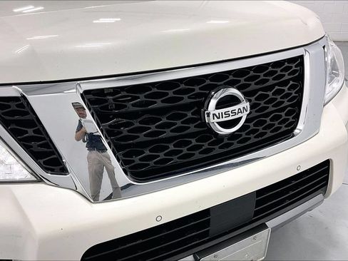 Used 2019 Nissan Armada Platinum w/ Captain's Chairs Package RWD image 35