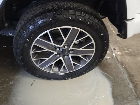Used 2024 Jeep Wrangler High Altitude AWD/4WD image 18