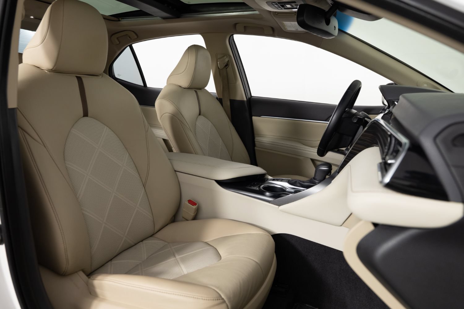 Used 2018 Toyota Camry XLE FWD image 26
