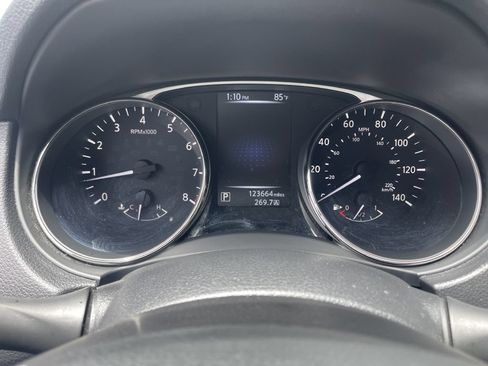 Used 2015 Nissan Rogue S FWD image 3