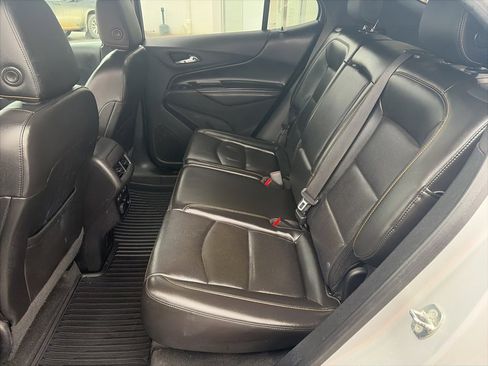Used 2018 Chevrolet Equinox Premier image 16