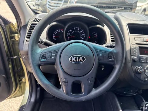 Used 2013 Kia Soul FWD image 27