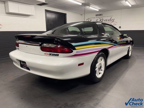 Used 1993 Chevrolet Camaro Z28 image 10