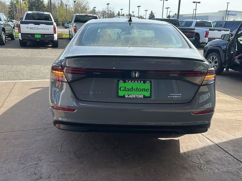 Used 2024 Honda Accord Sport image 7