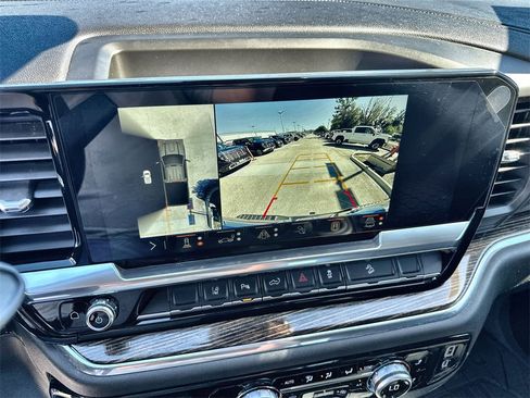 Used 2024 GMC Sierra 3500 SLE w/ SLE Value Package image 29