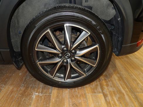 Used 2018 MAZDA CX-5 Touring w/ Preferred Equipment Package image 9