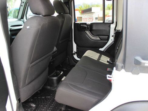 Used 2018 Jeep Wrangler Unlimited Sport S AWD/4WD image 5