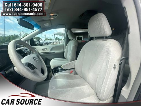 Used 2013 Toyota Sienna LE w/ Towing Pkg FWD image 14