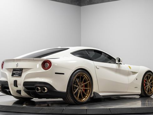 Used 2014 Ferrari F12 Berlinetta image 6