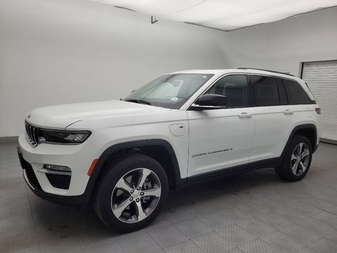 Used 2022 Jeep Grand Cherokee Limited 4xe image 2