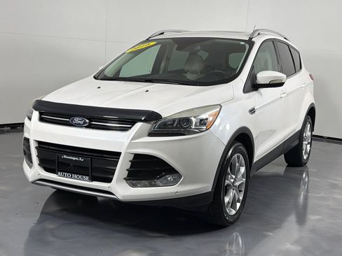 Used 2016 Ford Escape Titanium w/ Equipment Group 301A AWD/4WD image 9