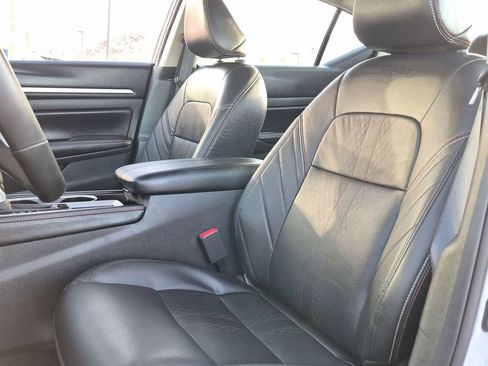 Used 2025 Nissan Altima 2.5 SR w/ SR Premium Package FWD image 13