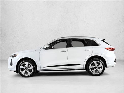 Certified 2025 Audi Q5 Premium w/ Premium Plus AWD/4WD image 8