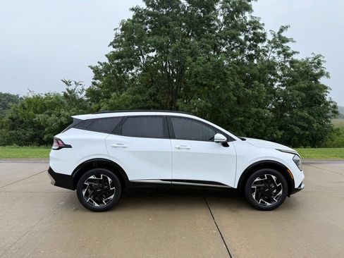 Used 2024 Kia Sportage SX AWD/4WD image 2