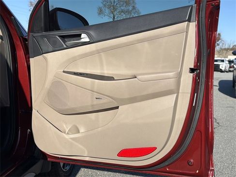 Used 2019 Hyundai Tucson Sport image 14