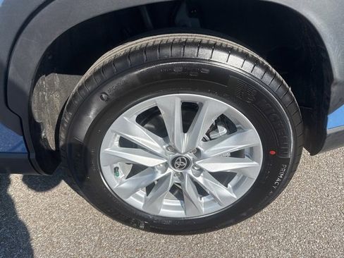 Used 2026 Toyota Corolla Cross LE image 12