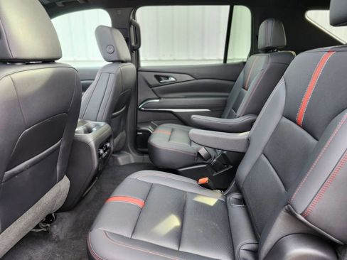 Used 2024 Chevrolet Traverse RS AWD/4WD image 14