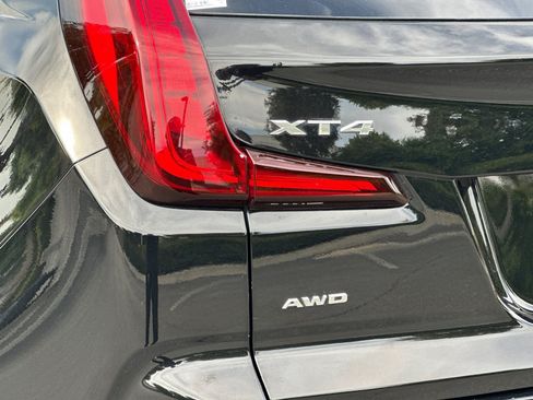 Used 2022 Cadillac XT4 Premium Luxury w/ Safety Alert Package AWD/4WD image 29