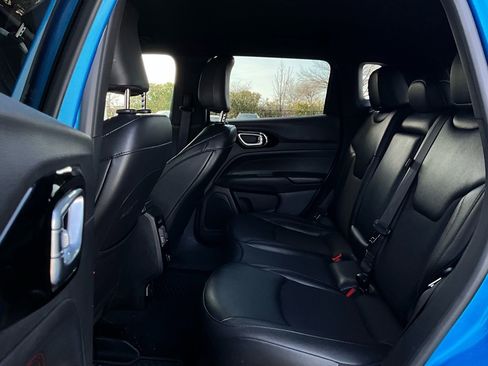 Used 2025 Jeep Compass Trailhawk image 11