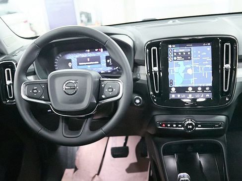 New 2026 Volvo XC40 B5 Ultra w/ Climate Package image 22