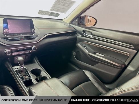 Used 2019 Nissan Altima 2.5 SR w/ SR Premium Package image 22