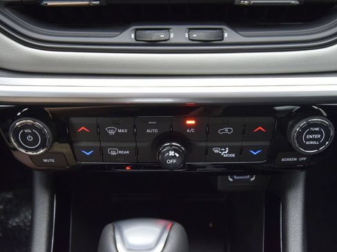 New 2026 Jeep Compass Limited AWD/4WD image 17