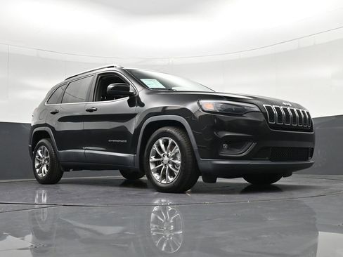 Used 2019 Jeep Cherokee Latitude Plus FWD image 33