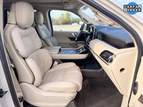 Used 2020 Lincoln Navigator L Reserve w/ Luxury Package image 10