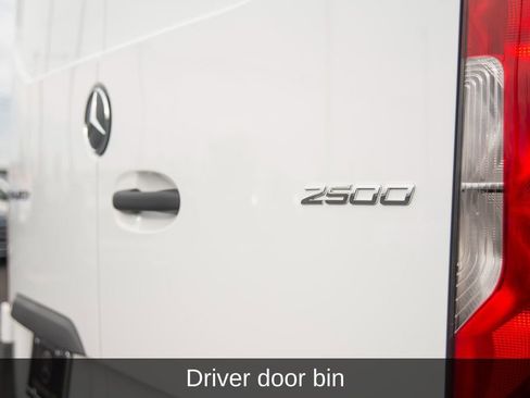 Used 2025 Mercedes-Benz Sprinter 2500 image 19