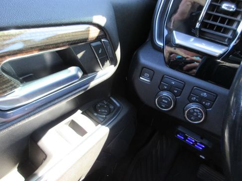 Used 2024 Chevrolet Silverado 2500 LT AWD/4WD image 28