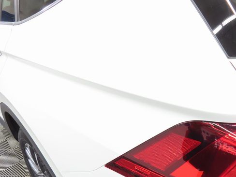 Used 2019 Volkswagen Tiguan SE image 34