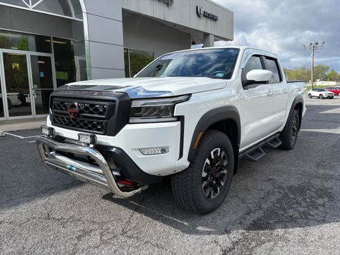 Used 2023 Nissan Frontier PRO-4X w/ Pro Convenience Package image 3