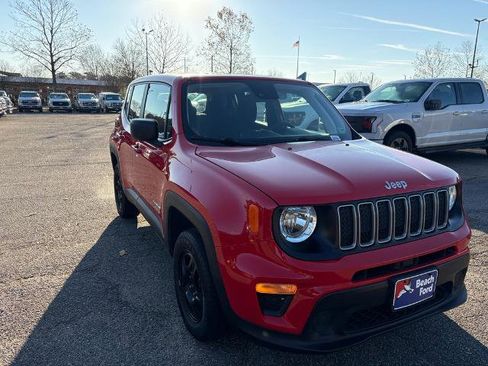 Used 2022 Jeep Renegade Sport image 3