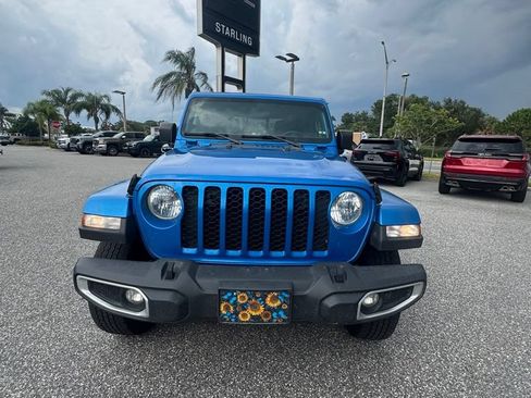 Used 2023 Jeep Gladiator Sport AWD/4WD image 2