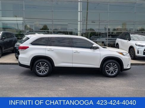 Used 2019 Toyota Highlander XLE AWD/4WD image 6