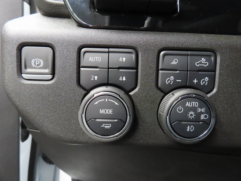 Used 2025 Chevrolet Silverado 2500 ZR2 w/ Technology Package AWD/4WD image 46